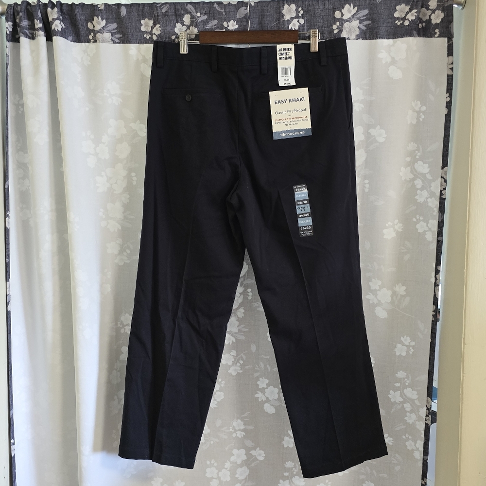 NWT Dockers Easy Khaki Cladsic Fit Pleated Wrinkle-Free Pants, Mens 36x30, Navy - Picture 11 of 16